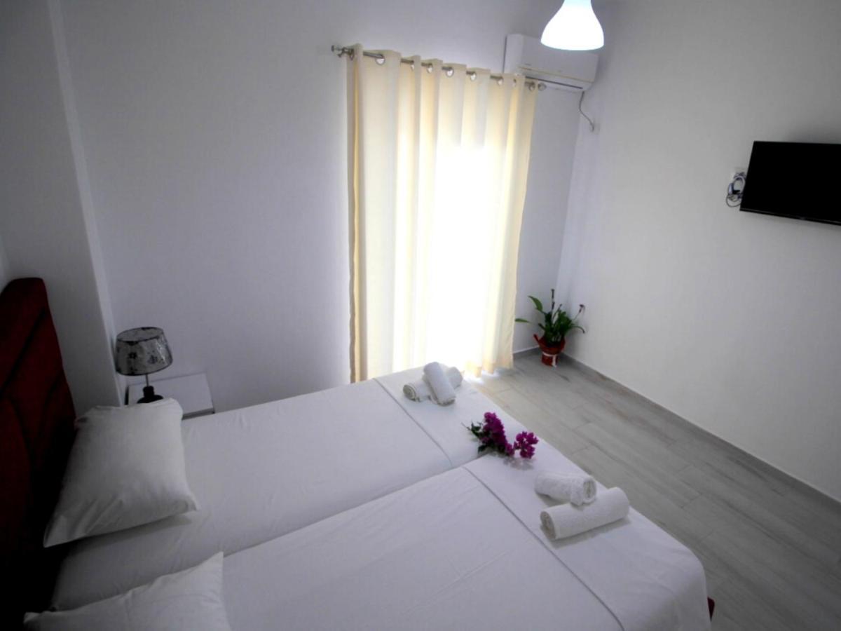 Gusto Di Casa Hotel Sarande Exterior photo