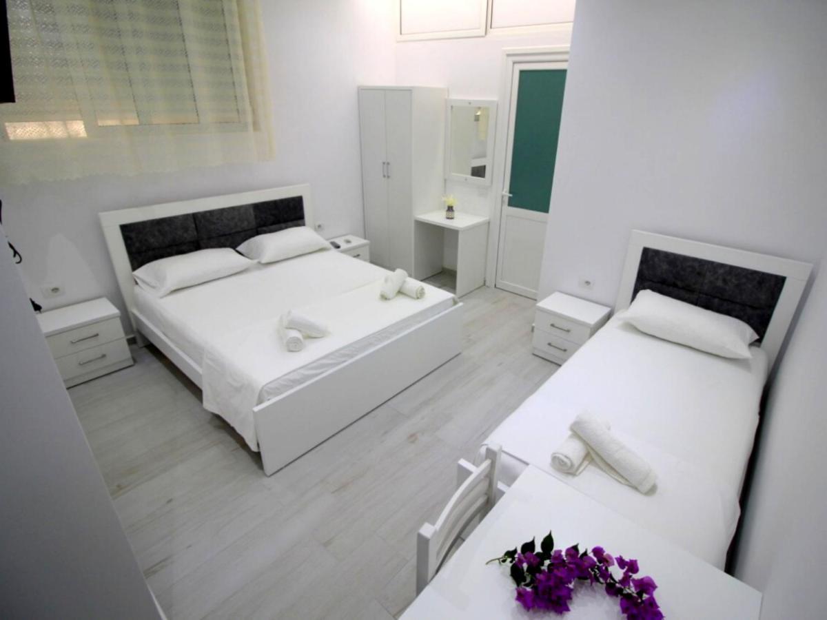 Gusto Di Casa Hotel Sarande Exterior photo